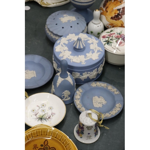 221 - A QUANTITY OF COLLECTABLES TO INCLUDE WEDGWOOD JASPERWARE, SYLVAC SQUIRREL JUG (A/F), BELLS ETC.,