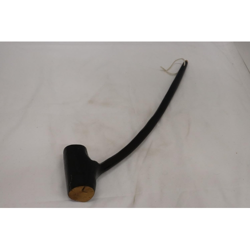 225 - A VINTAGE IRISH BLACKTHORN SHILLELAGH