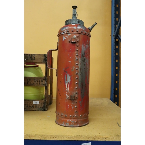 231 - A VINTAGE FIRE EXTINGUISHER WITH BRASS PLUNGER