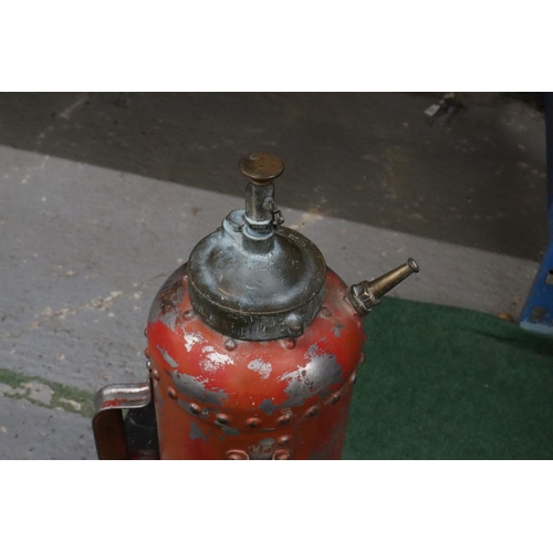 231 - A VINTAGE FIRE EXTINGUISHER WITH BRASS PLUNGER