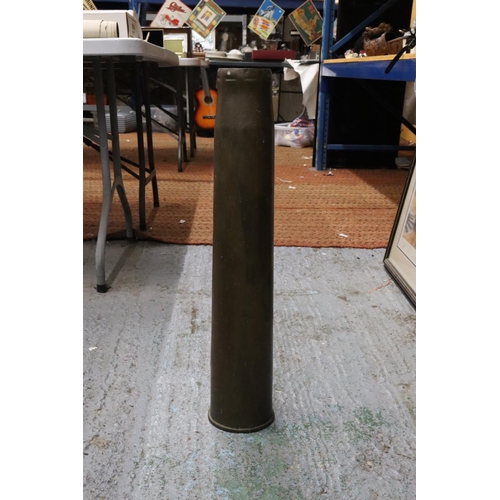 240 - A LARGE WORLD WAR II 3.7 INCH SHELL CASE DATED 1942, HEIGHT 67.5 CM