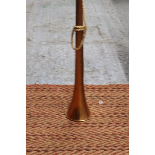 245 - A BRASS AND COPPER HUNTING HORN