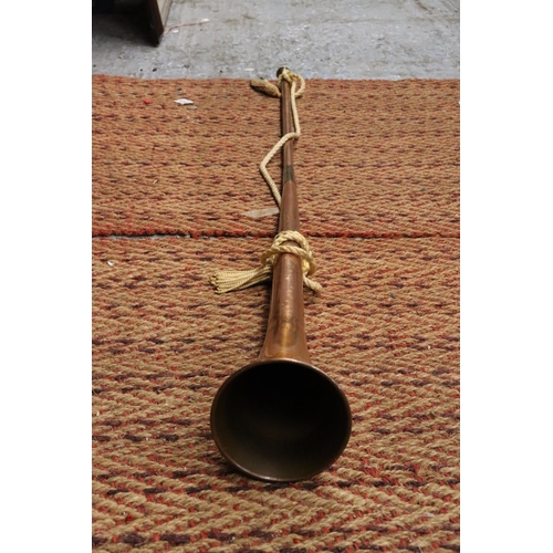 245 - A BRASS AND COPPER HUNTING HORN