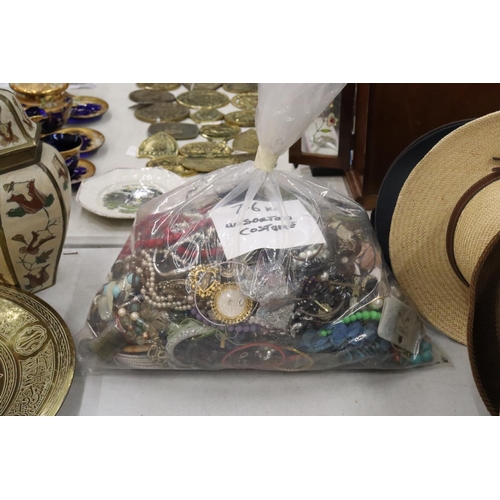 288 - A 7.6 KG BAG OF UNSORTED COSTUME JEWELLERY