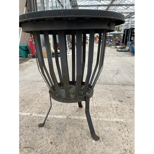 1643 - A SMAL METAL GARDEN FIRE PIT