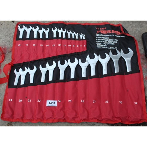 1453 - 25 PIECE SPANNER SET  + VAT