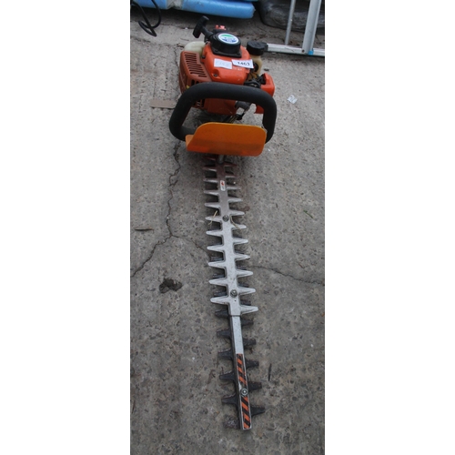 1463 - HEDGECUTTER AND CHAINSAW EXTENDER  NO  VAT