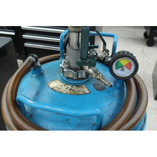 19 - WASTE OIL DRAINER  WITH AIR EVACUATION  + VAT