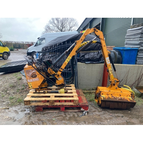 215 - FERRI RECO COMPACT TRACTOR HEDGE CUTTER IN WORKING ORDER NO VAT