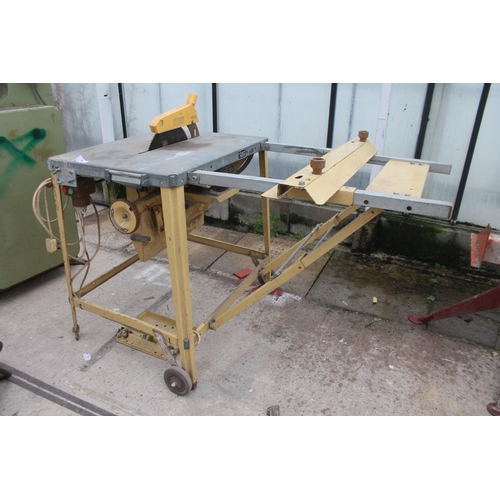 61 - ELEKTRA BECKUM SAW BENCH IN WORKING ORDER  NO VAT