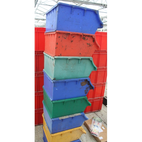 870 - 8 STACKABLE LIN BINS  + VAT