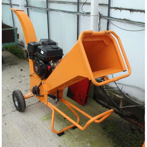 91 - PETROL WOOD CHIPPER WITH HONDA GX ENGINE NO VAT