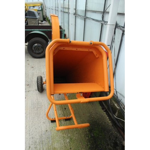 91 - PETROL WOOD CHIPPER WITH HONDA GX ENGINE NO VAT