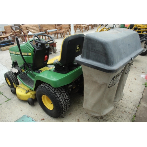 97 - JOHN DEERE LX176 KAWASAKI F12460V ENGINE TRICYCLER WITH COLLECT BOX IN VERY GOOD CONDITION, REQUIRES... 