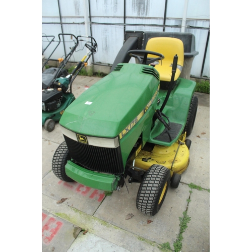 97 - JOHN DEERE LX176 KAWASAKI F12460V ENGINE TRICYCLER WITH COLLECT BOX IN VERY GOOD CONDITION, REQUIRES... 