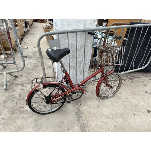 1965 - A RETRO LADIES SHOPPER BIKE WITH BASKET