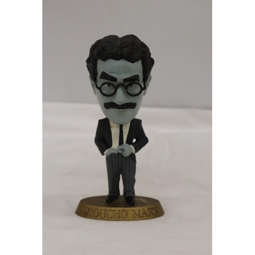 303 - A GROUCHO MARX CLASSIC SCULPTURE - CLASSIC COMEDY HEADLINERS