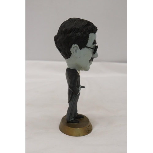 303 - A GROUCHO MARX CLASSIC SCULPTURE - CLASSIC COMEDY HEADLINERS