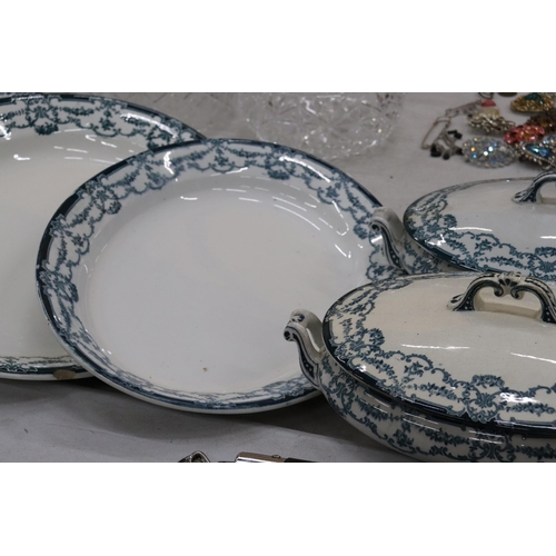 328 - FIVE LARGE PIECES OF VINTAGE STAFFORDSHIRE 'LOUVRE' PATTERN DINNERWARE TO INCLUDE TWO LIDDED SERVING... 