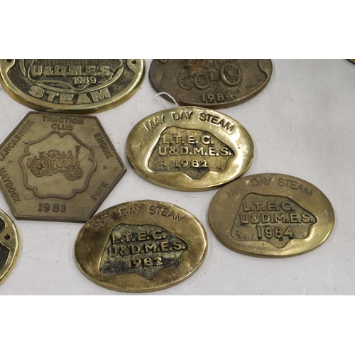 332 - A LARGE COLLECTION OF BRASS STEAM RALLY PLAQUES - 20 IN TOTAL