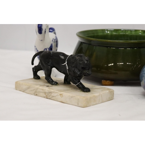 337 - A VINTAGE BRETBY GREEN GLAZED BOWL WITH MARK TO THE BASE, A CAST LION ON MARBLE BASE, GZHEL USSR HOR... 