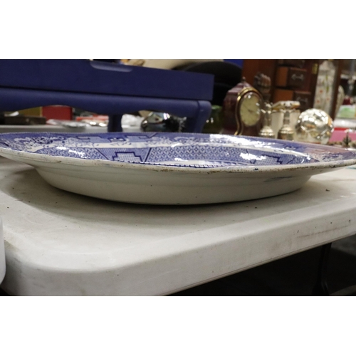 338 - A VINTAGE LARGE OLD FOLEY, BLUE AND WHITE WILLOW PATTERN, SERVING DISH, 45CM X 36CM