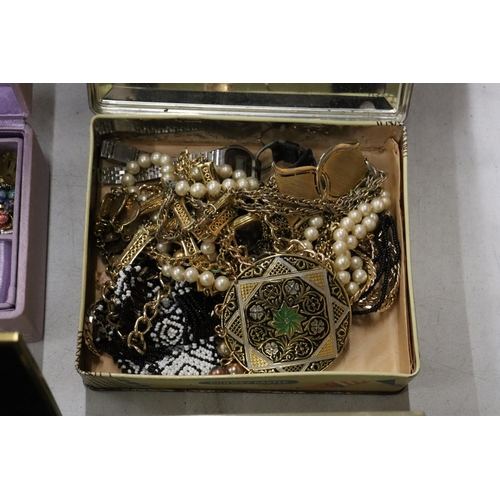 354 - A QUANTITY OF COSTUME JEWELLERY TO INCLUDE NECKLACES, RINGS, BROOCHES, CUFFLINKS, A CIGARETTE CASE, ... 