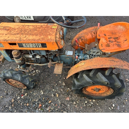 198 - KUBOTA B6000 4X4 MINI TRACTOR - STARTS RUNS & DRIVES NO VAT