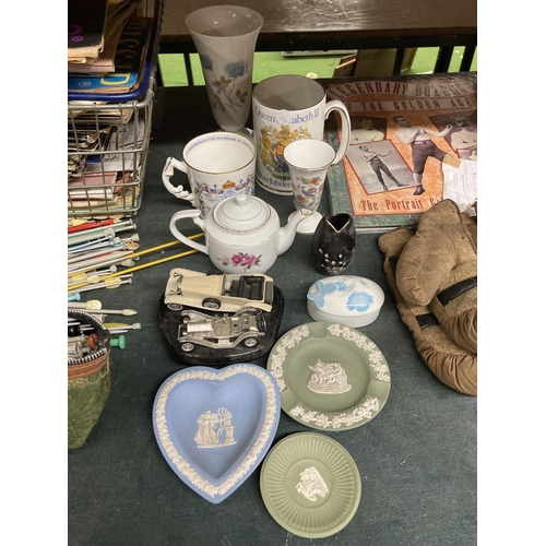 1029 - VARIOUS CERAMICS TO INCLUDE WEDGWOOD JASPERWARE