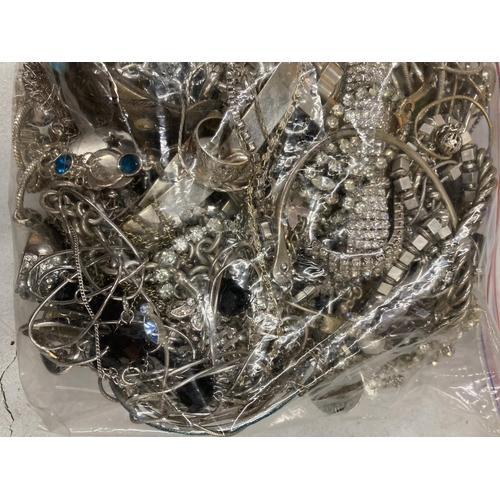 140A - A LARGE QUANTITY OF WHITE METAL JEWELLERY