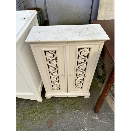 3088 - A SMALL OAK OCCASIONAL TABLE, PAINTED BLANKET CHEST AND PAINTED TWO-DOOR CUPBOARD