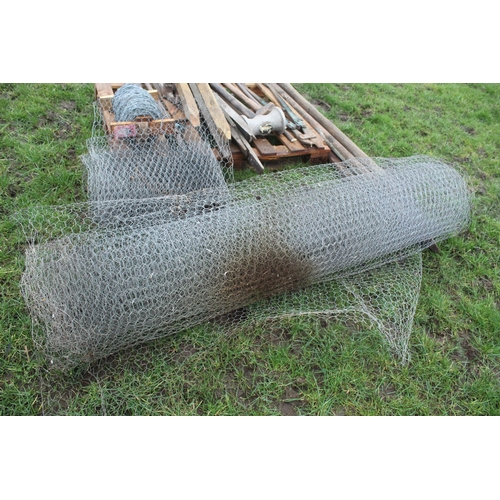 110 - FENCING GEAR  + VAT