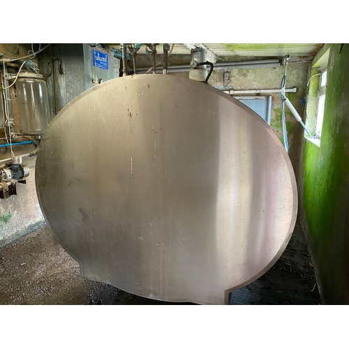 242 - FABDEC DARI-KOOL STAINLESS STEEL 2,500 LTR BULK MILK TANK. TO BE DISMANTLED IN THE DAIRY, 4 WEEKS TO... 