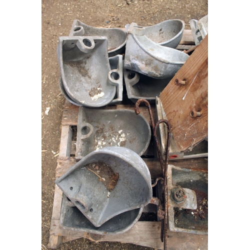 28 - 17 SINGLE WATER TROUGHS  + VAT