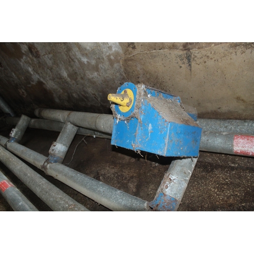 216 - 5 LENGTHS OF PARLOUR AUGER SINGLE PHASE  + VAT