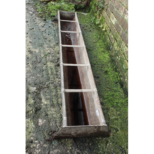 223 - SHEEP / PIG TROUGH   + VAT