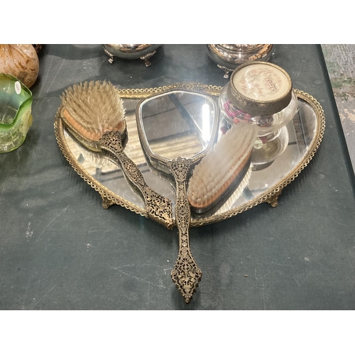 102 - A VINTAGE DRESSING TABLE SET TO INCLUDE A MORRORED TRAY, POT POURRI POT, BRUSH AND MIRROR SET WITH P... 