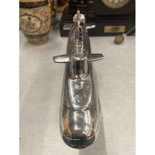 114 - A CHROME SUBMARINE, NAUTILUS, ON PEDESTAL BASE, HEIGHT 20CM, LENGTH 34CM