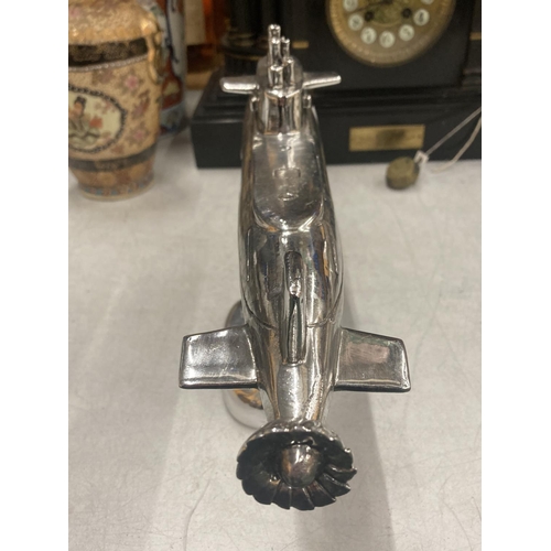 114 - A CHROME SUBMARINE, NAUTILUS, ON PEDESTAL BASE, HEIGHT 20CM, LENGTH 34CM