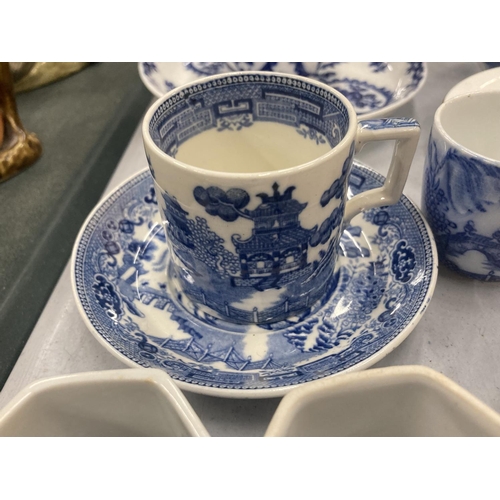 154 - A LARGE COLLECTION OF BLUE AND WHITE PLATES, JUGS, BOWLS, CUPS, SAUCERS, NAPKIN RINGS, ETC TO INCLUD... 