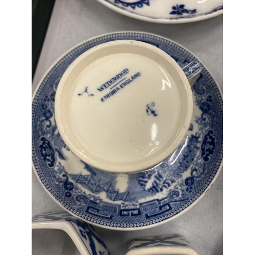 154 - A LARGE COLLECTION OF BLUE AND WHITE PLATES, JUGS, BOWLS, CUPS, SAUCERS, NAPKIN RINGS, ETC TO INCLUD... 