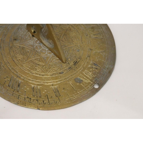 206 - A BRASS SUNDIAL, DIAMETER 20CM