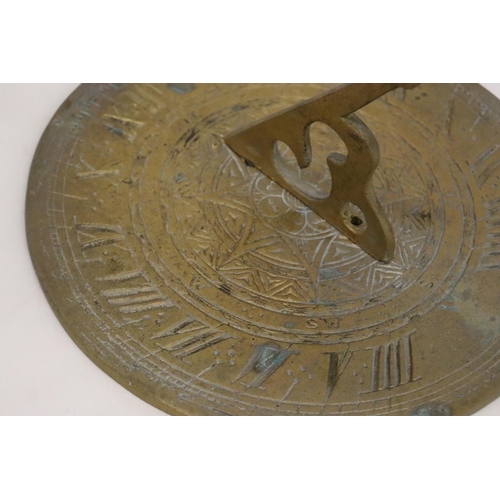 206 - A BRASS SUNDIAL, DIAMETER 20CM