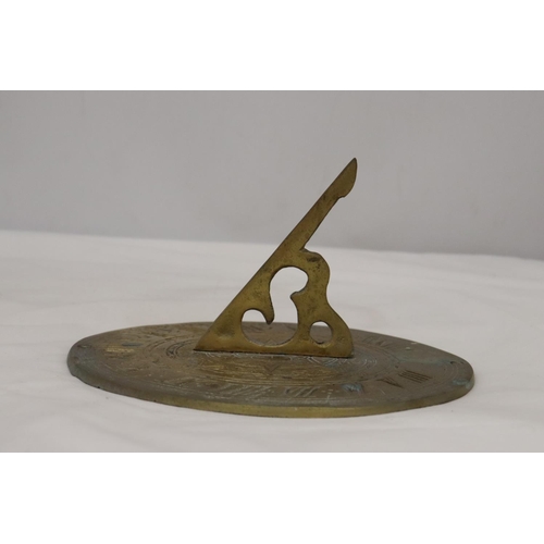 206 - A BRASS SUNDIAL, DIAMETER 20CM