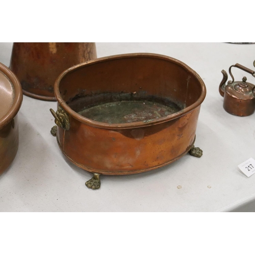 217 - A COLLECTION OF VINTAGE COPPER ITEMS TO INCLUDE A KETTLE, PANS AND A JUG