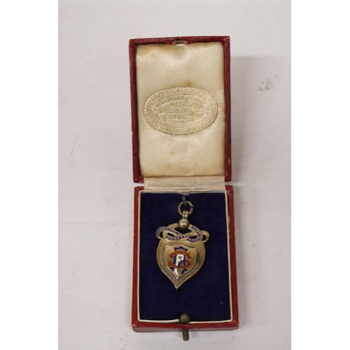 318 - A BIRMINGHAM HALLMARKED SILVER STAFFORDSHIRE FOOTBALL ASSOCIATION SENIOR CUP WINNERS 1952/53 MEDAL W... 