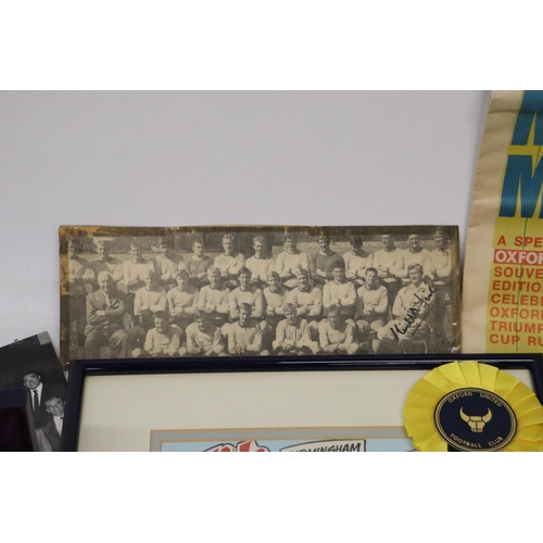 324 - A LARGE QUANTITY OF MEMORABILIA AND EPHEMERA RELATING TO OXFORD UNITED AND KEN FISH, TO INCLUDE AN O... 