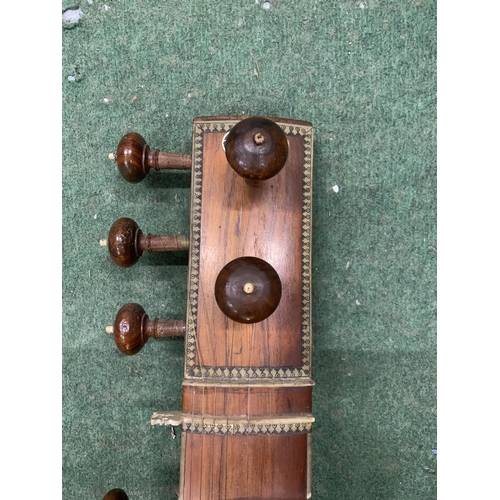 49 - AN ANTIQUE FULL SIZE INDIAN SITAR DATED TO C.1925