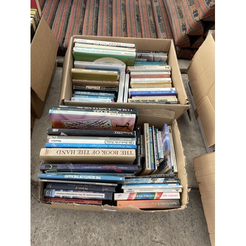 1839 - A LARGE ASSORTMENT OF BOOKS ON TAROT CARD READING, PSYCHICS AND DREAMS ETC