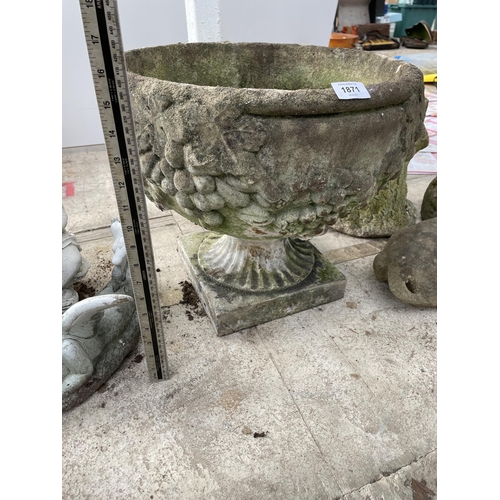 1871 - A CONCRETE GARDEN URN PLANTER